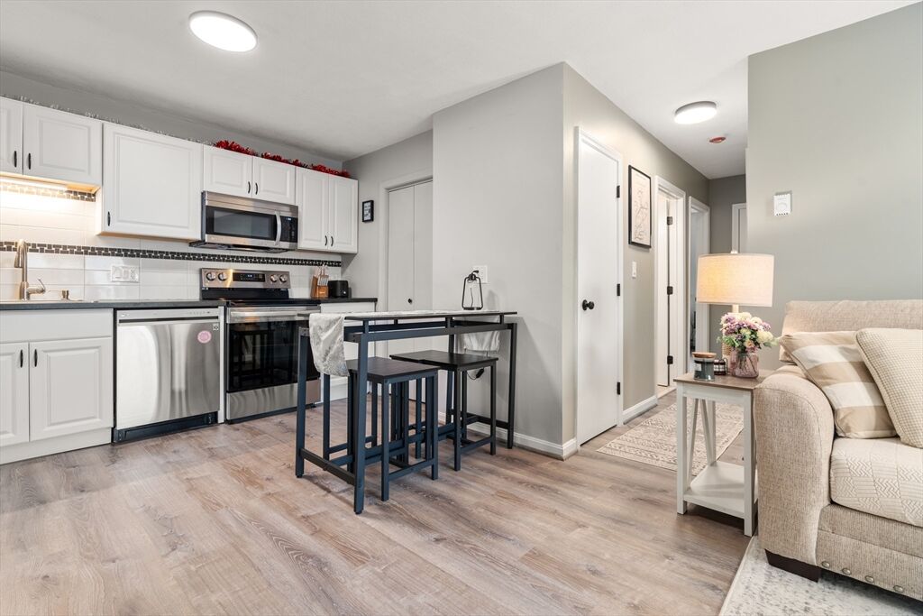 Property Photo:  8 Lafayette Park 7  MA 01902 