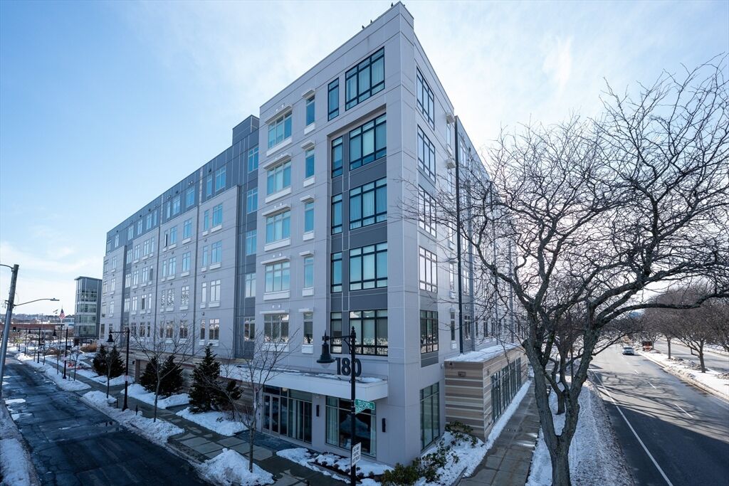 Property Photo:  180 Telford St 605  MA 02135 