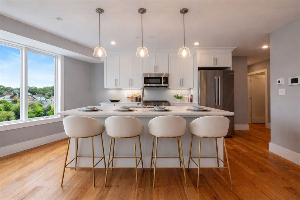 Property Photo:  150 Hancock St 101  MA 02171 