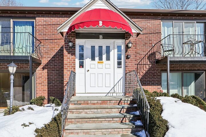 Property Photo:  141 Essex Street B1  MA 01906 