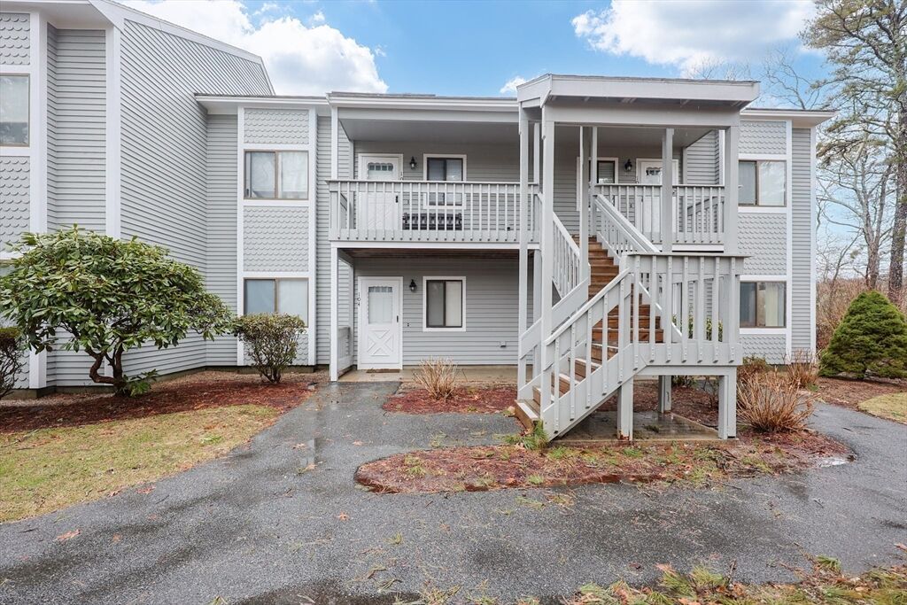 Property Photo:  106 Eaton Ln 106  MA 02631 