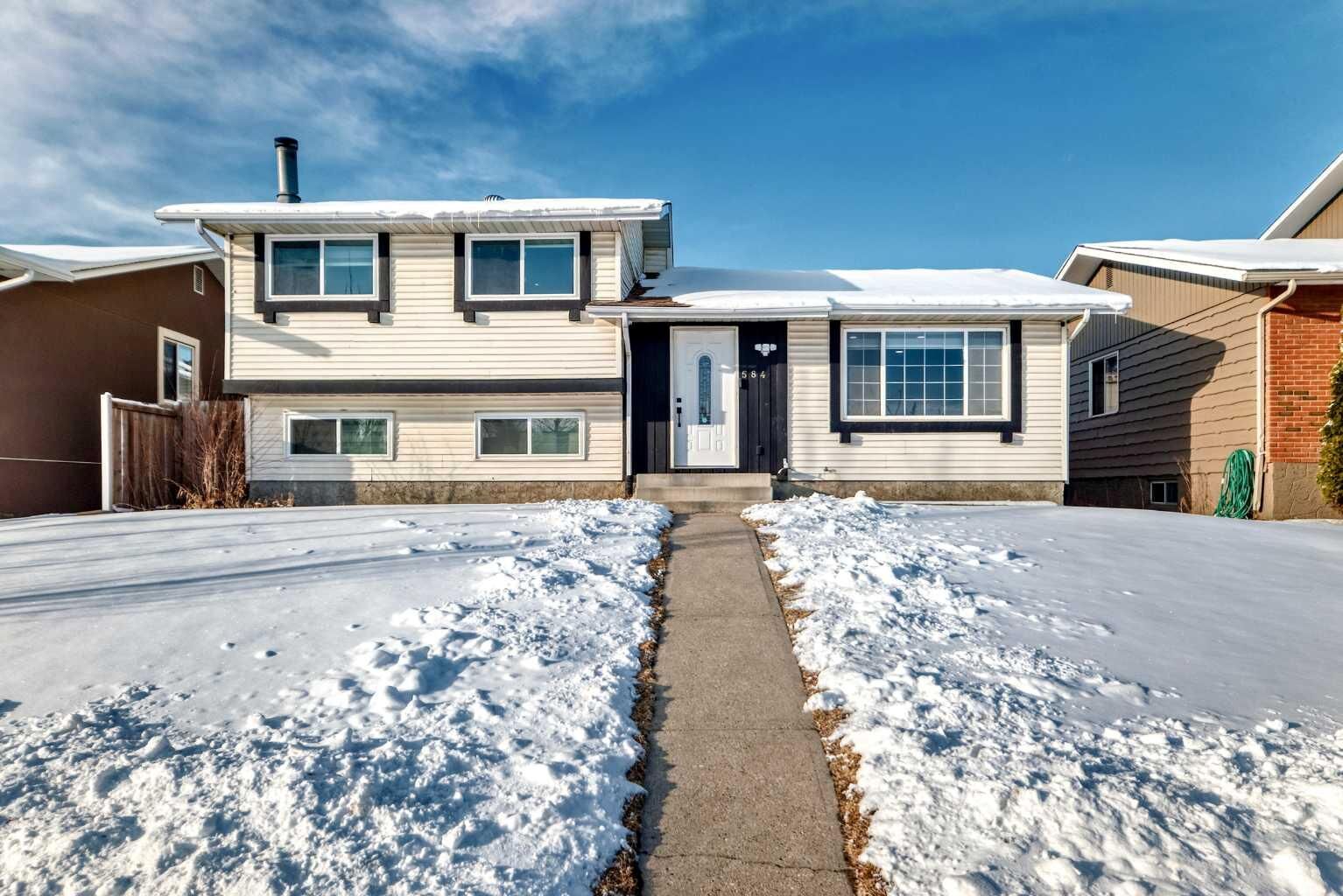 Property Photo: 584 Whiteridge Way NE AB T1Y 2Y5