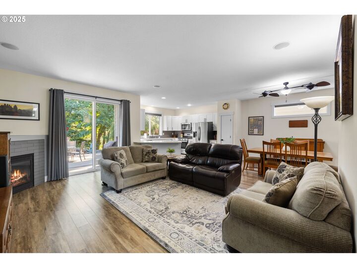 Property Photo:  1082 57th St  WA 98671 