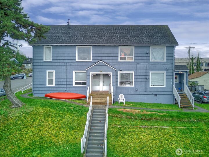 Property Photo:  1018  Wall Street SE  WA 98201 