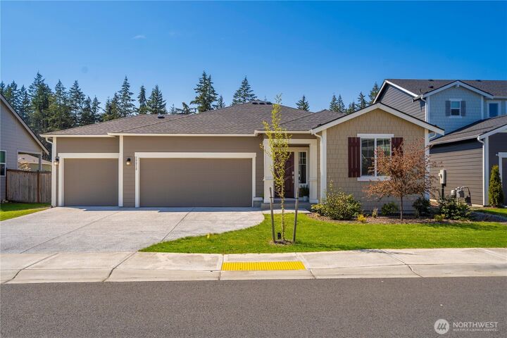 Property Photo: 19818 135th Avenue E WA 98338