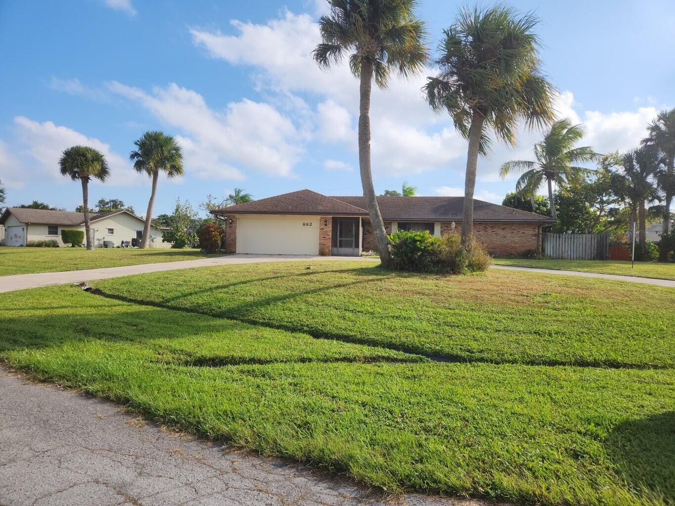 Property Photo:  882 SE Quiescent Lane  FL 34983 