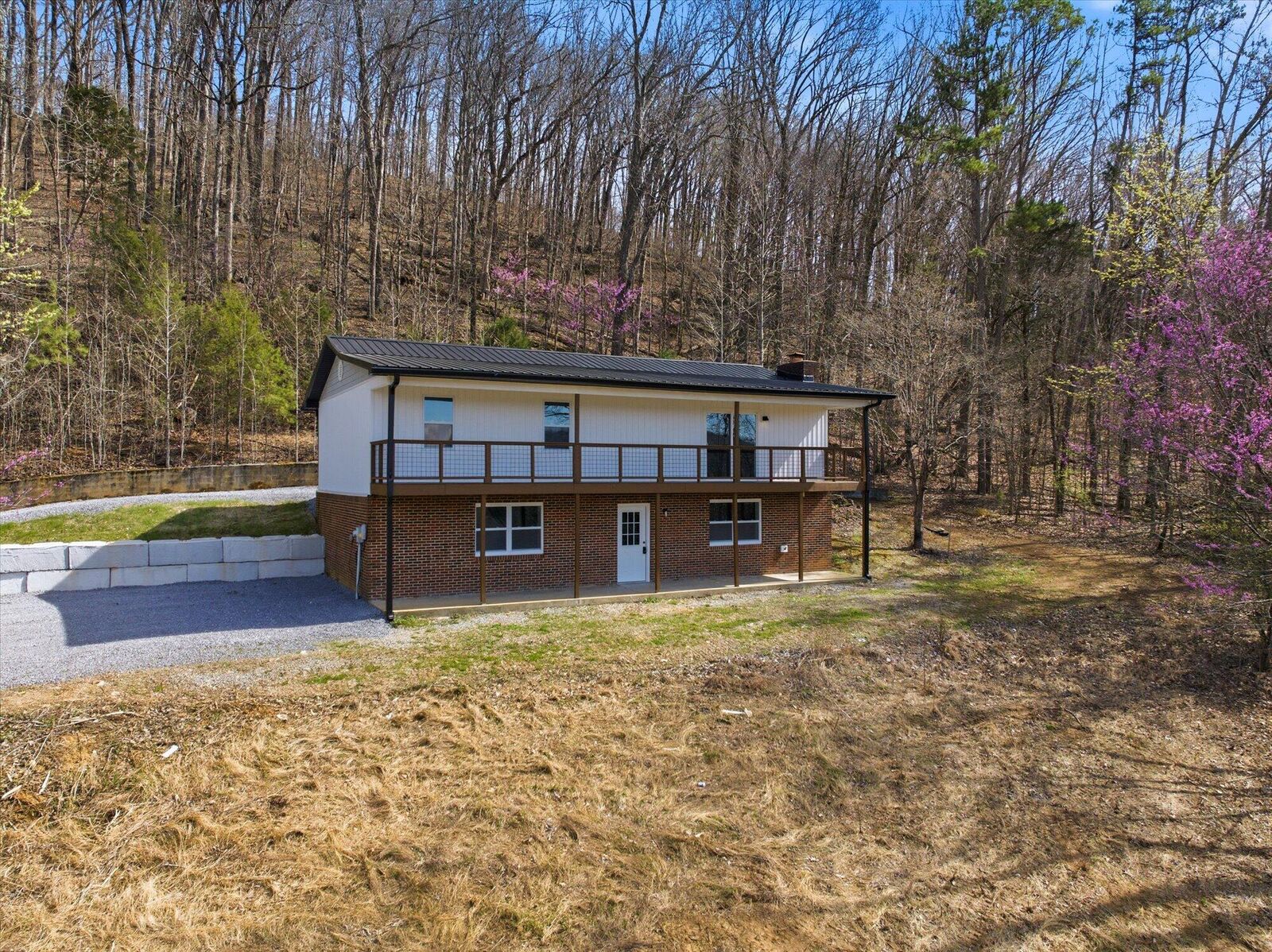Property Photo:  141 County Road 112  TN 37303 