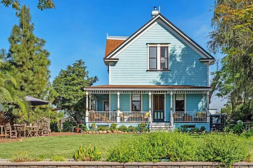 Property Photo:  2641 Massachusetts Ave  CA 91945 