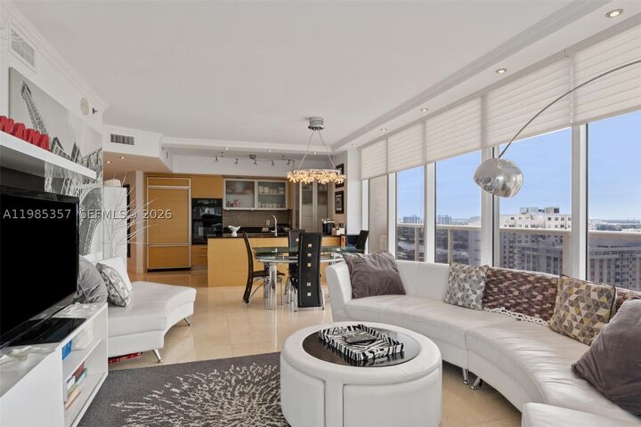Property Photo:  