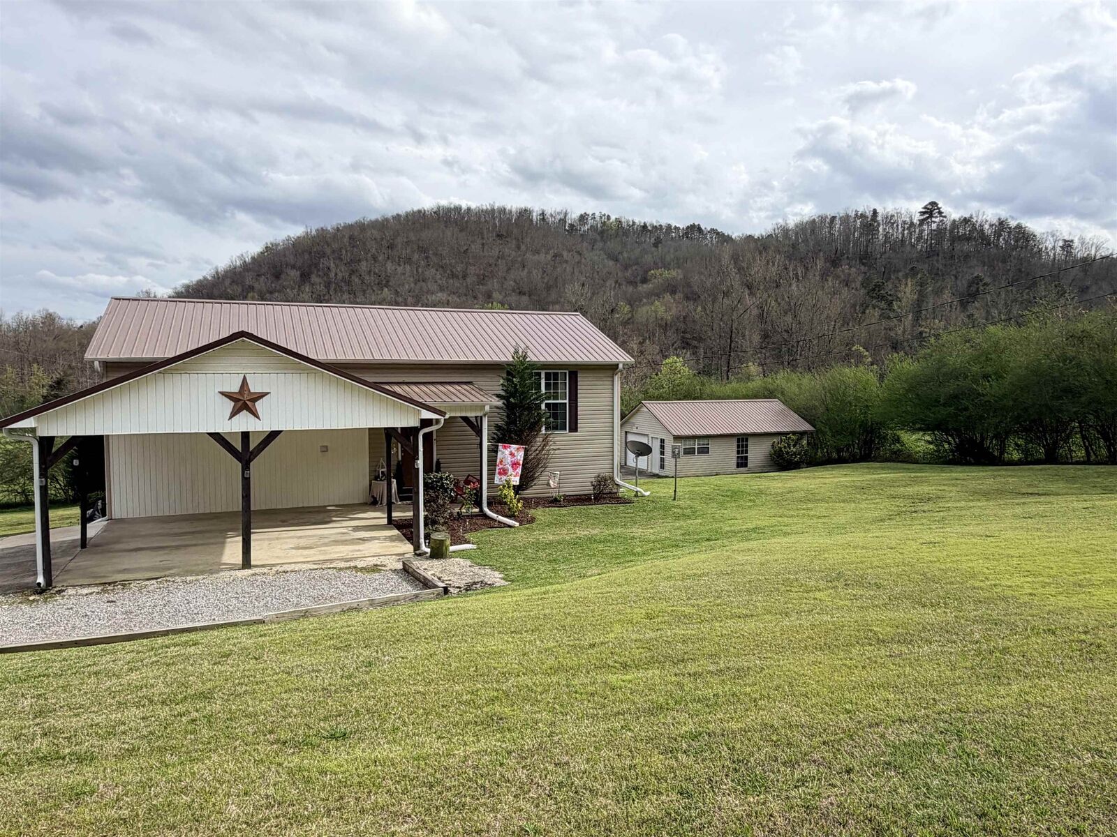 Property Photo:  5065 Co Rd 223  AL 35077 - HANCEVIL 