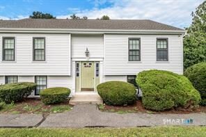 Property Photo:  131 Aspetuck Village 131  CT 06776 