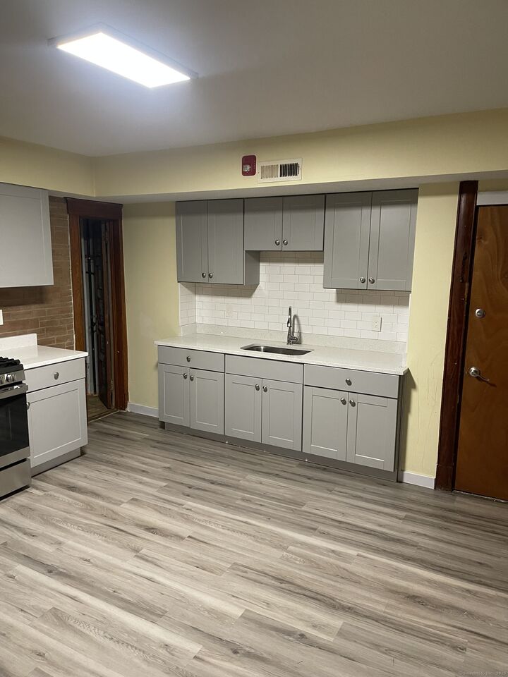 Property Photo: 308 High Street 1S CT 06051