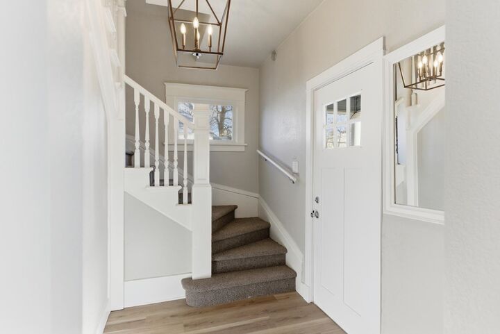 Property Photo:  613 E 9th Ave  WA 99202 