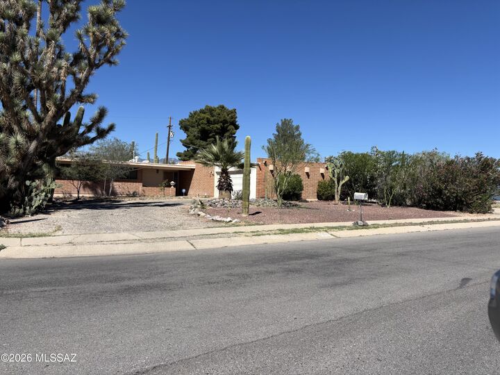 Property Photo: 7711 E Lee Street 59 AZ 85715