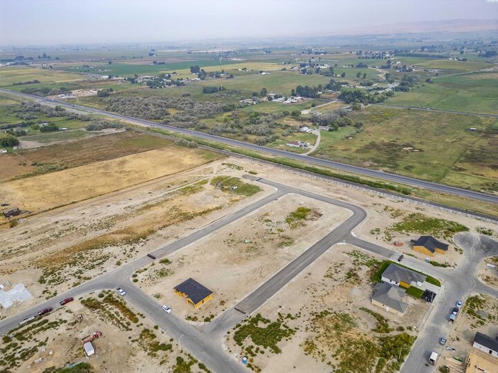 Property Photo:  200 Victoria St  WA 98944 