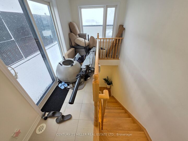 Property Photo:  348 Wheat Boom Drive 18  ON L6H 3V6 