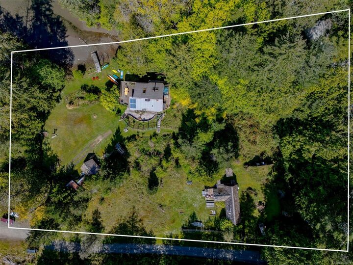Property Photo: 5 Williams Rd BC V0R 2J0