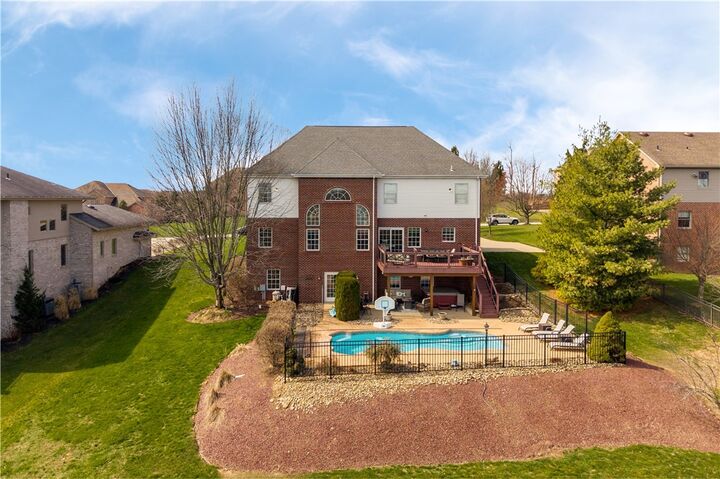 Property Photo:  208 Farmington Drive  PA 15367 