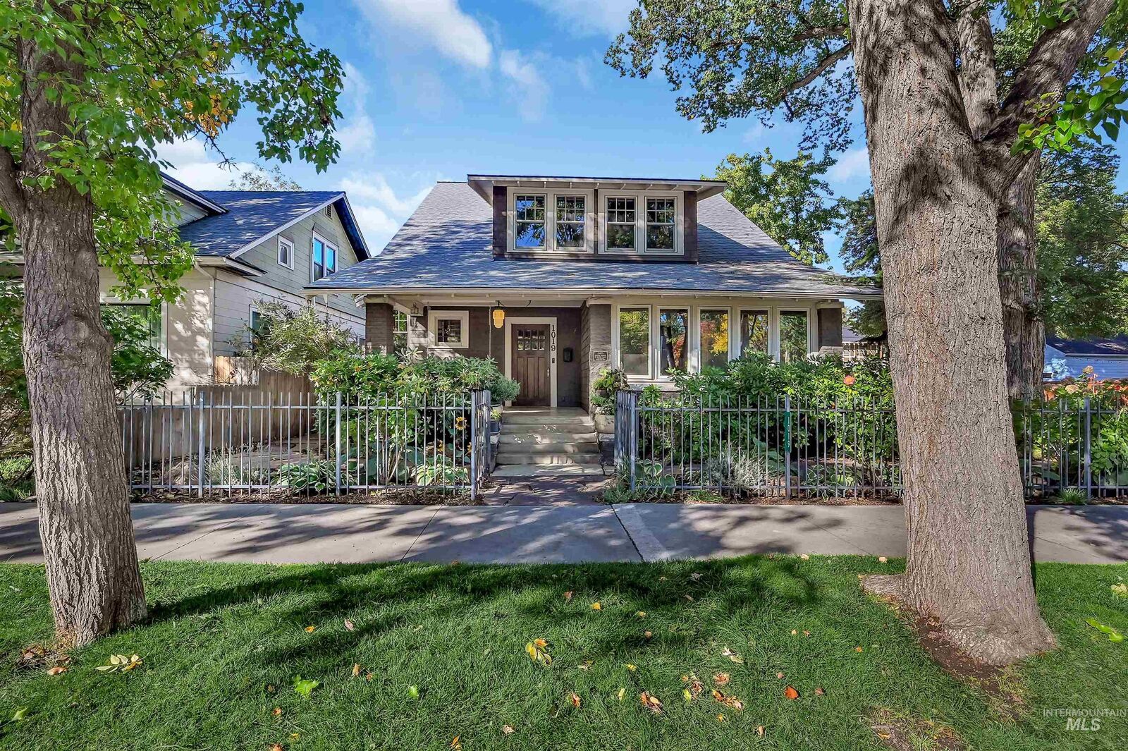 Property Photo:  1019 N 9th St  ID 83702-4232 