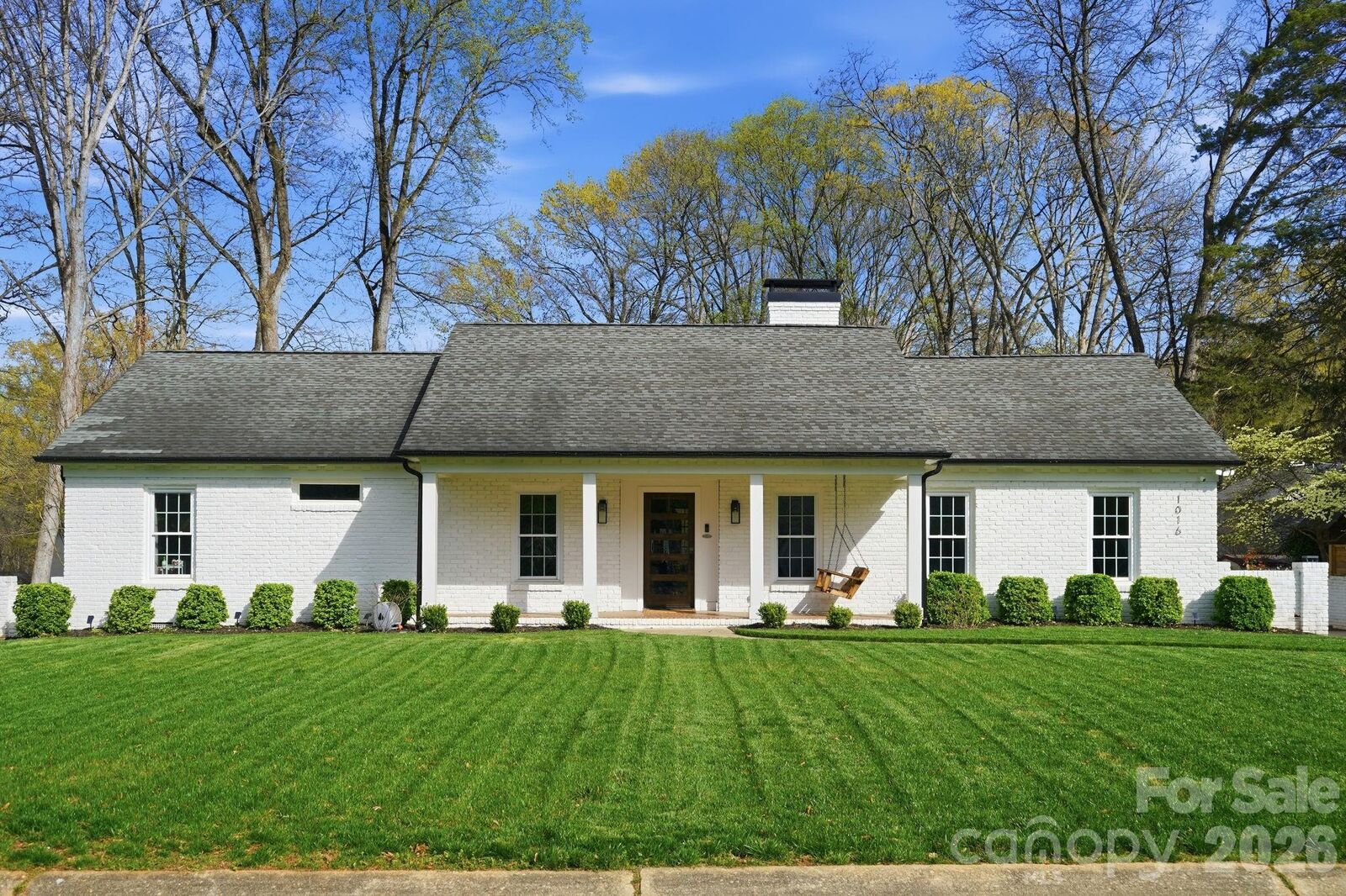 Property Photo:  1016 Regency Drive  NC 28211 