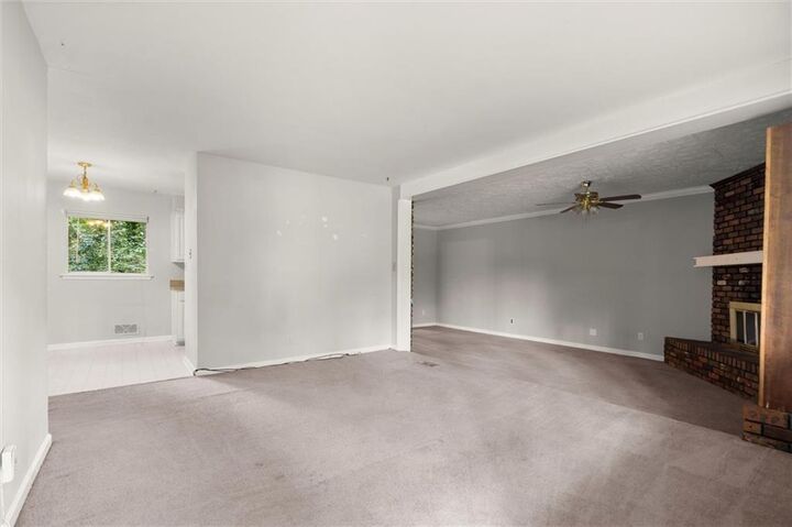 Property Photo: 422 Afton Drive GA 30075