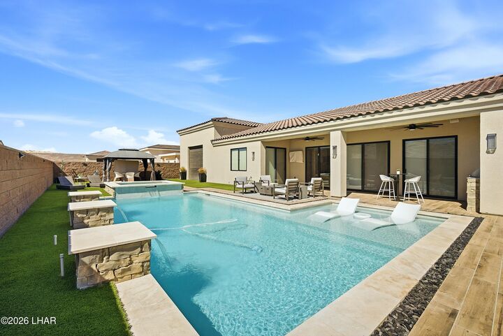 Property Photo:  1612 E Laurel Dr  AZ 86404 