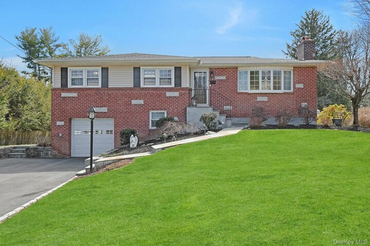 Property Photo:  12 Greenwood Lane  NY 10595 