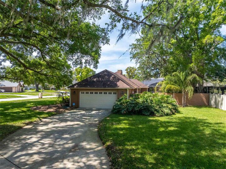 Property Photo:  601 Colebrook Court  FL 33548 