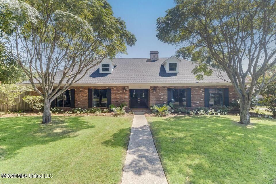 Property Photo:  42 Cambridge Avenue  MS 39507 