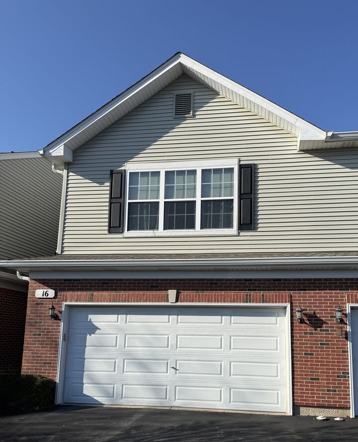 Property Photo:  16 Black Oak Court  IL 60490 