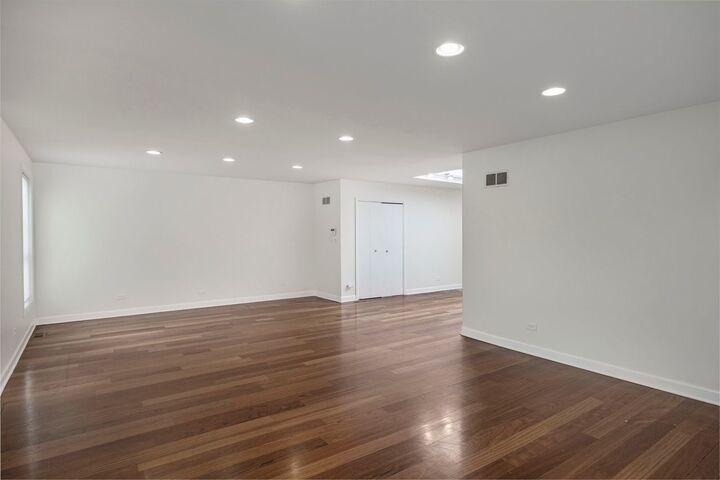Property Photo:  9200 Kedvale Avenue  IL 60076 