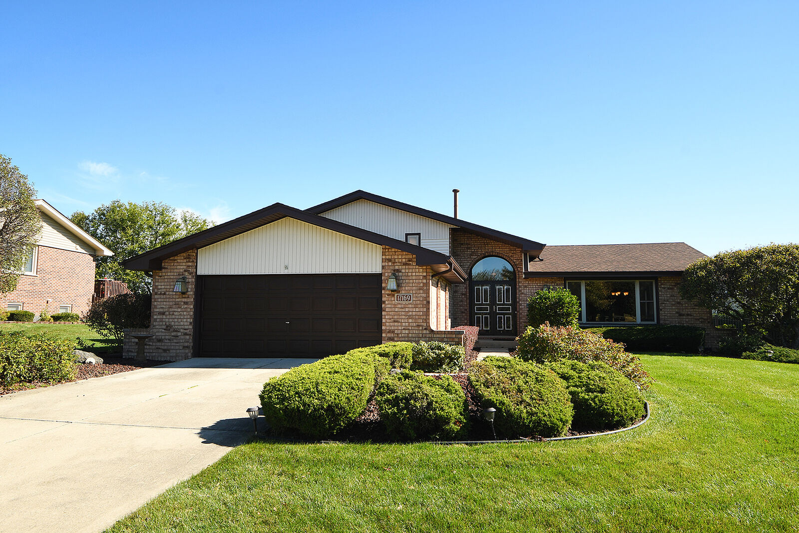 Property Photo: 17169 Kropp Court IL 60467
