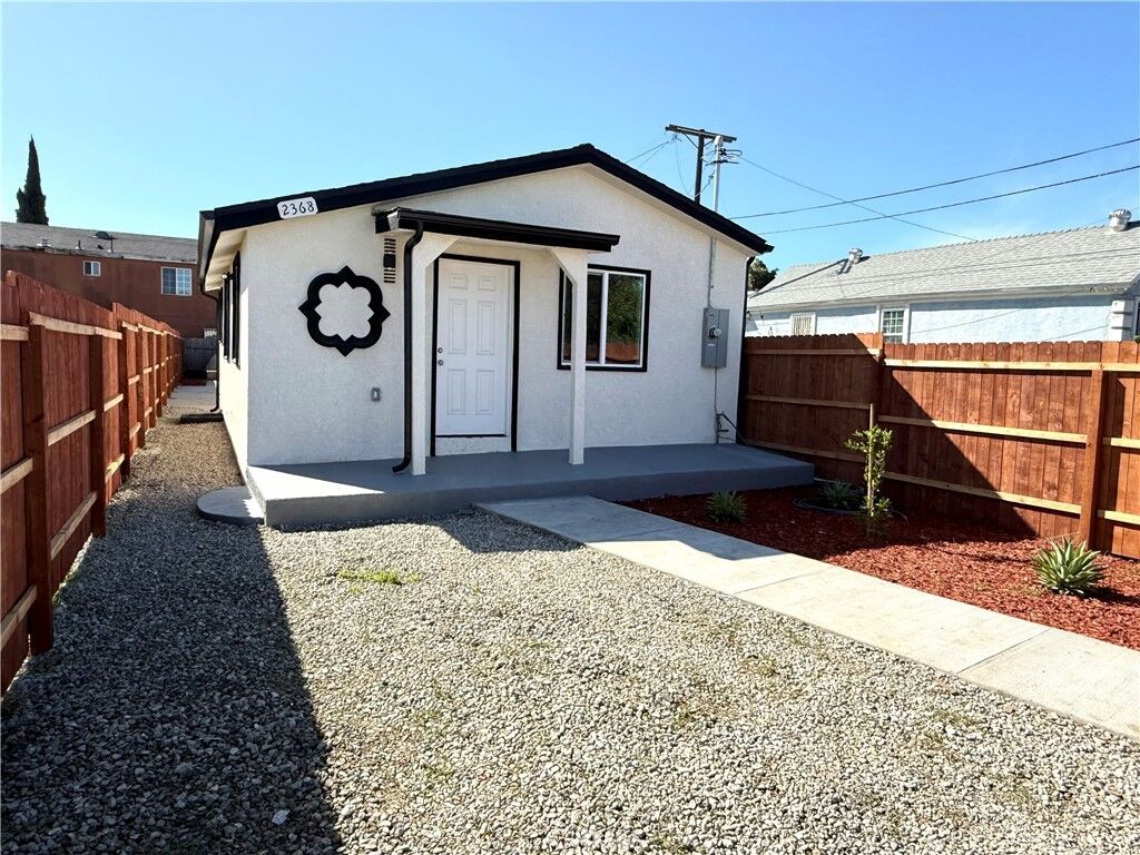 Property Photo: 2368 E 107 Th St CA 90002
