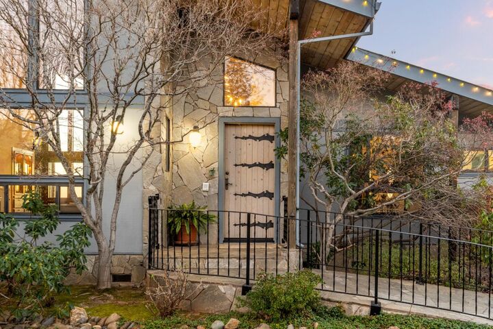 Property Photo:  984 Crestview Drive  CA 95247 