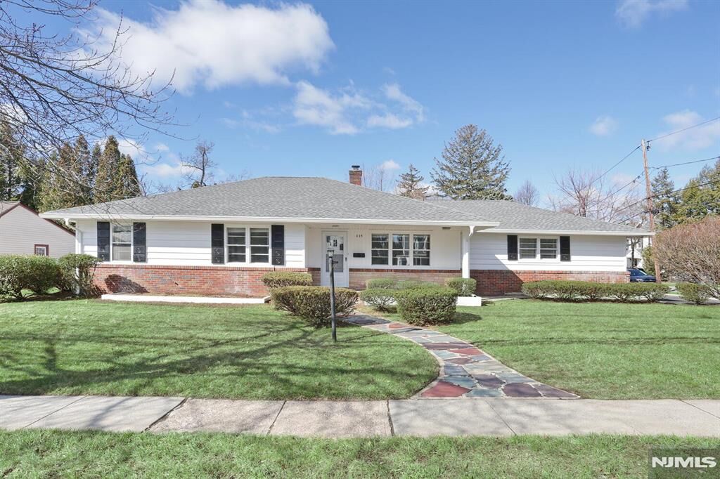 Property Photo:  225 Broadway  NJ 07642 