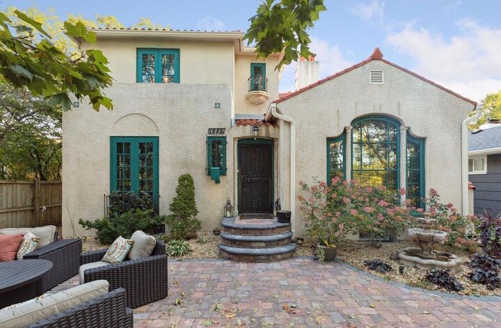 Property Photo:  1005 Cedar Lake Road S  MN 55405 