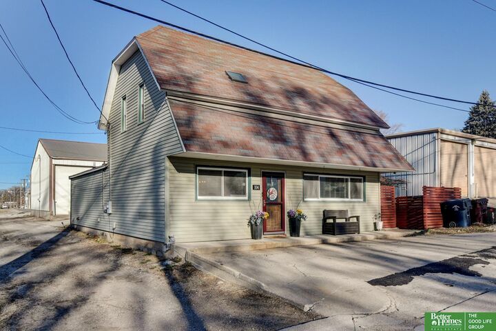 Property Photo: 104 S Chicago Street NE 68463