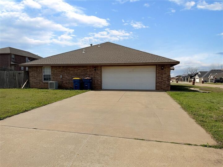 Property Photo:  1707 W 21st Avenue  OK 74074 