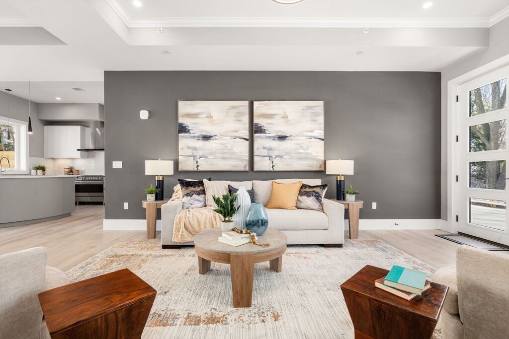 Property Photo:  24 Wilson Cir 24  MA 02461 