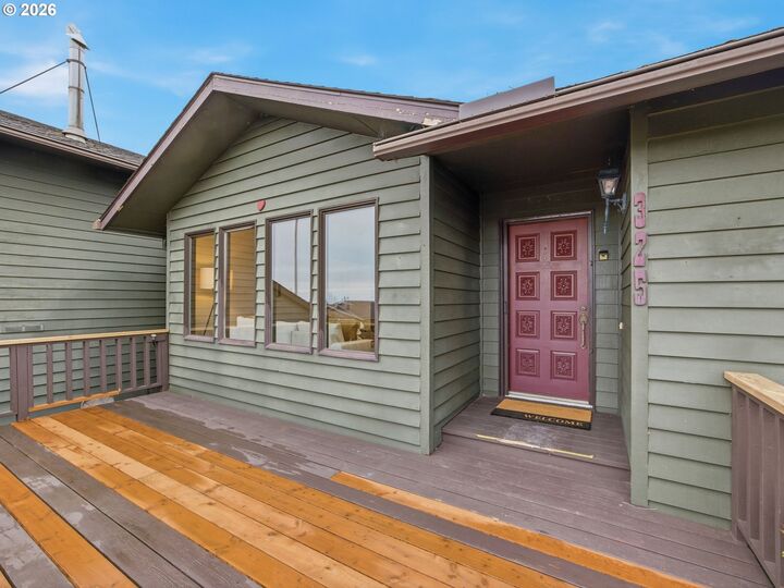 Property Photo:  325 Alpine St  OR 97138 