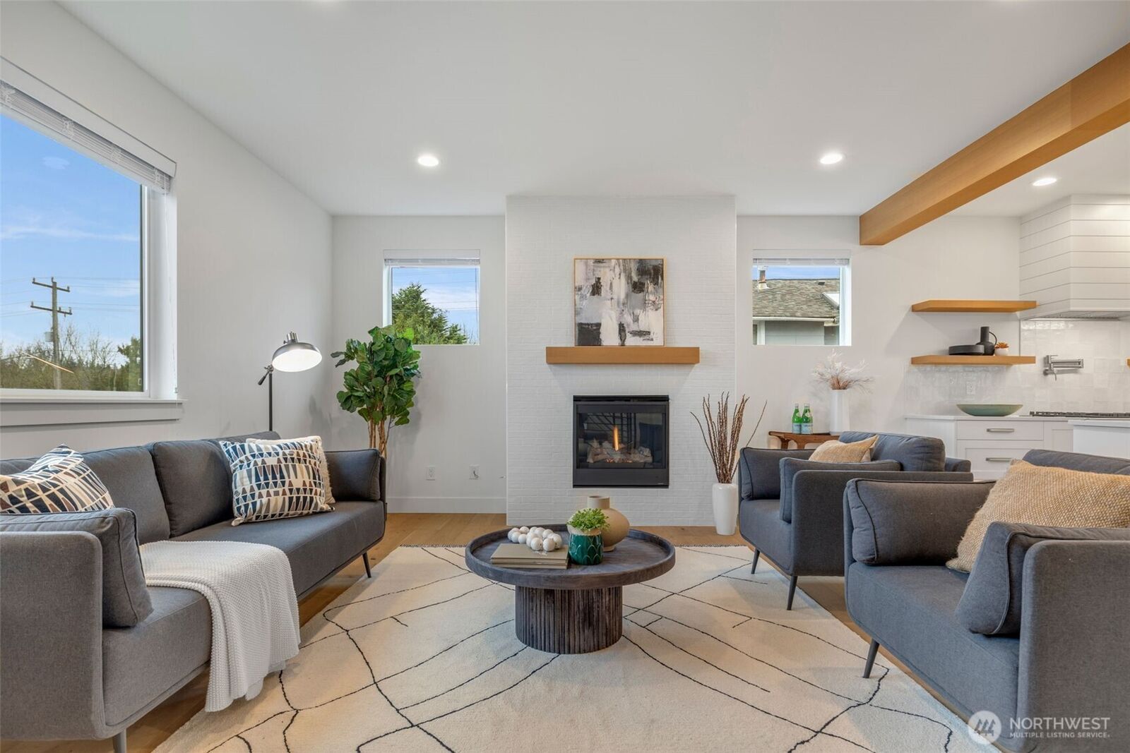 Property Photo:  6738  21st Avenue SW  WA 98106 