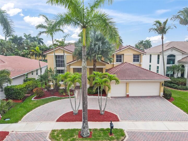 Property Photo: 1646 Victoria Pointe Ln FL 33327