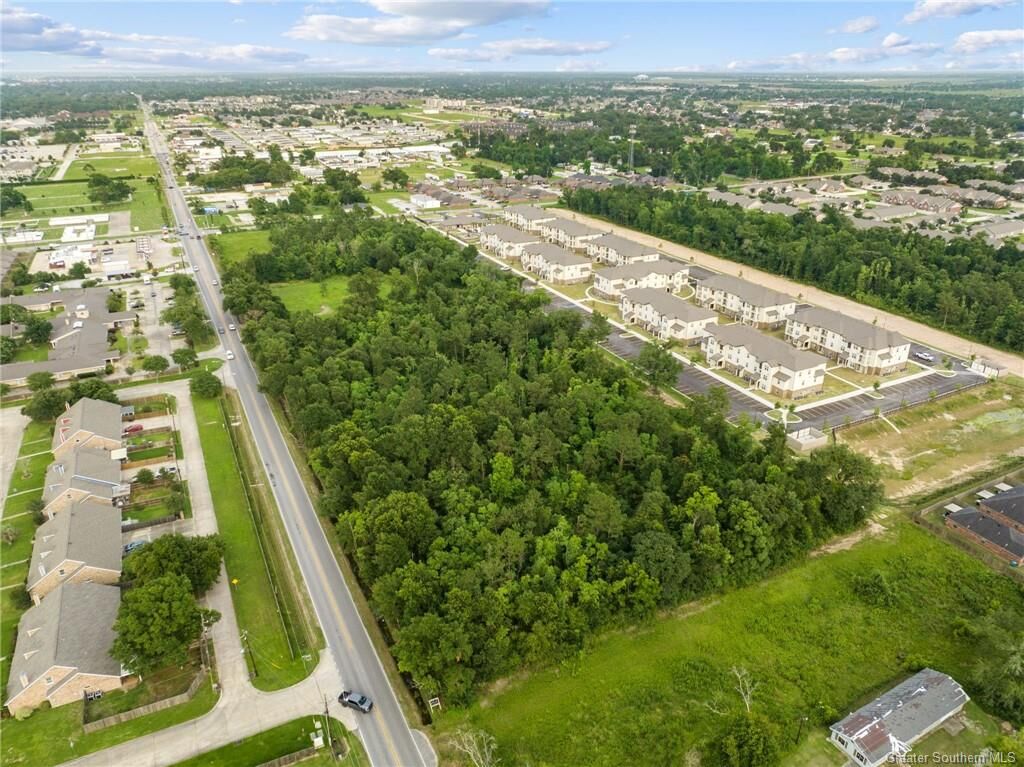 Property Photo: 2501 Country Club Road LA 70605