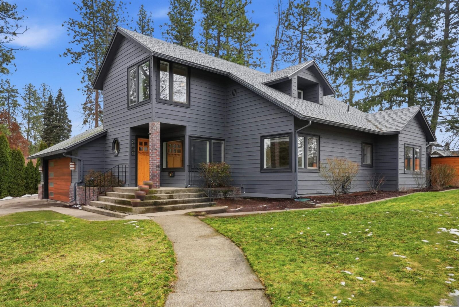 Property Photo:  2805 S Arthur St  WA 99203 