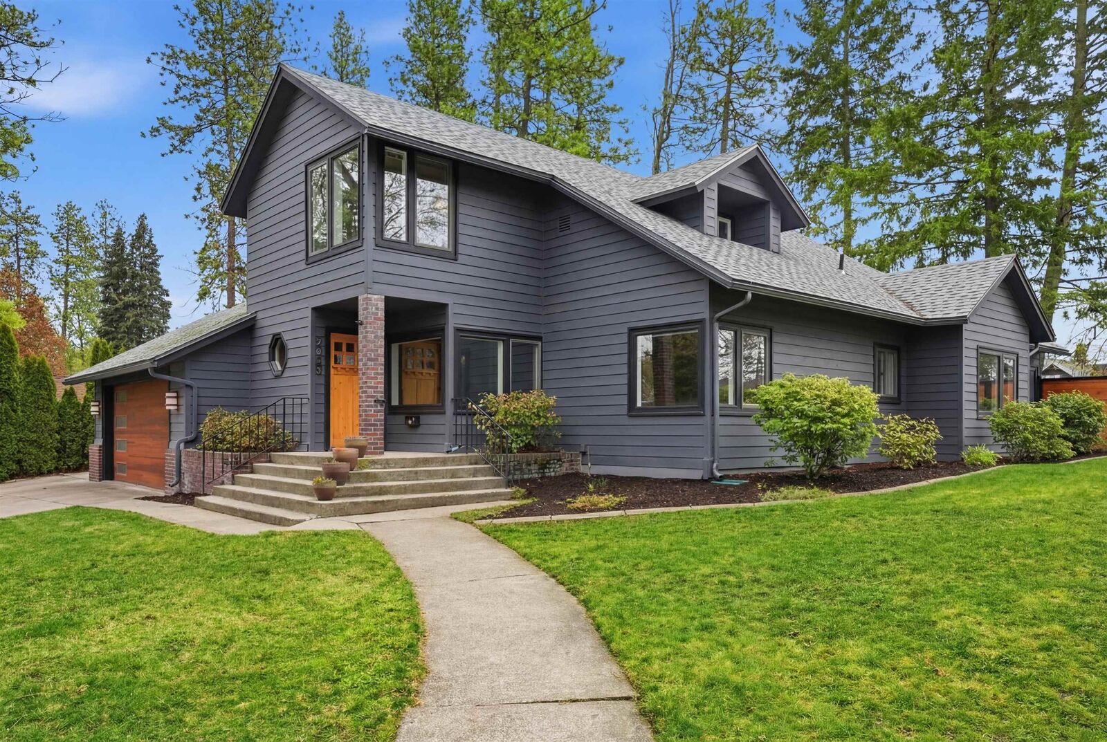 Property Photo: 2805 S Arthur St WA 99203