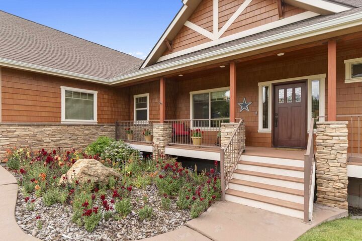 Property Photo:  501 N Kennewick Ln  WA 99019 