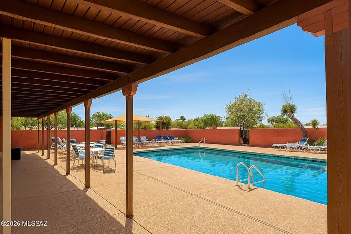 Property Photo: 26 W Calle Del Chancero AZ 85614
