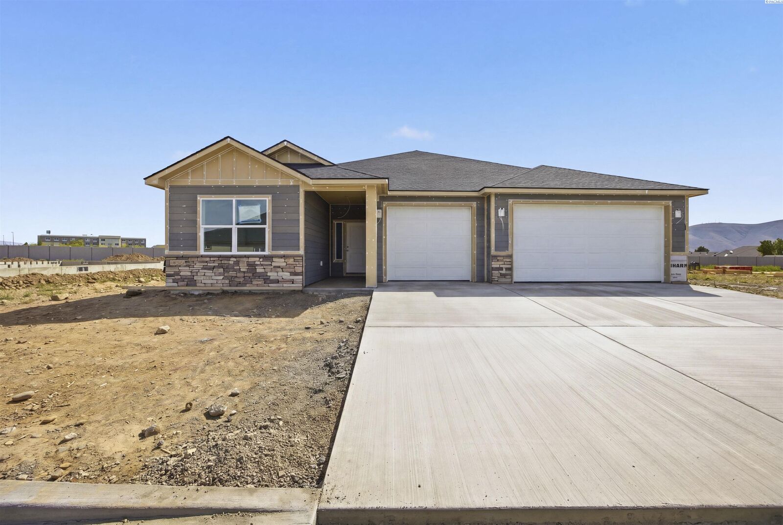 Property Photo:  208 Scott Rd  WA 99350 