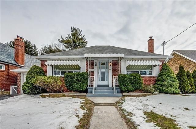889 Royal York Road — photo 1