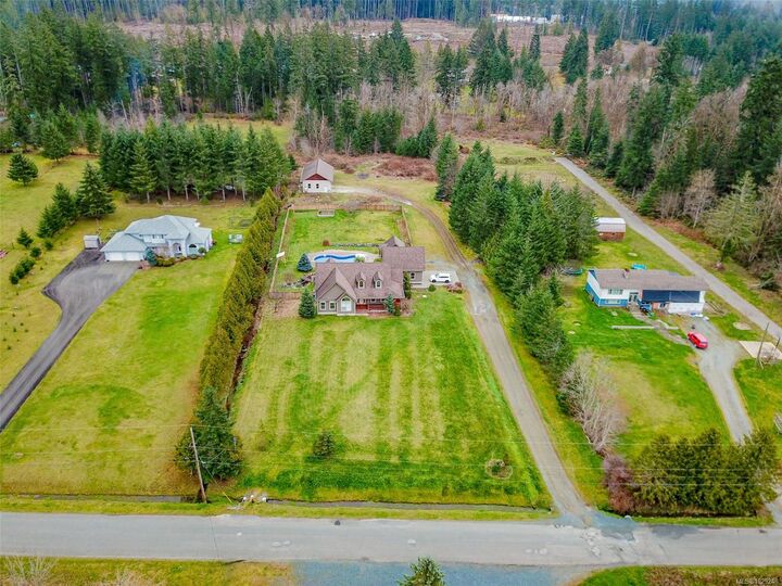 5495 Maebelle Rd — photo 1